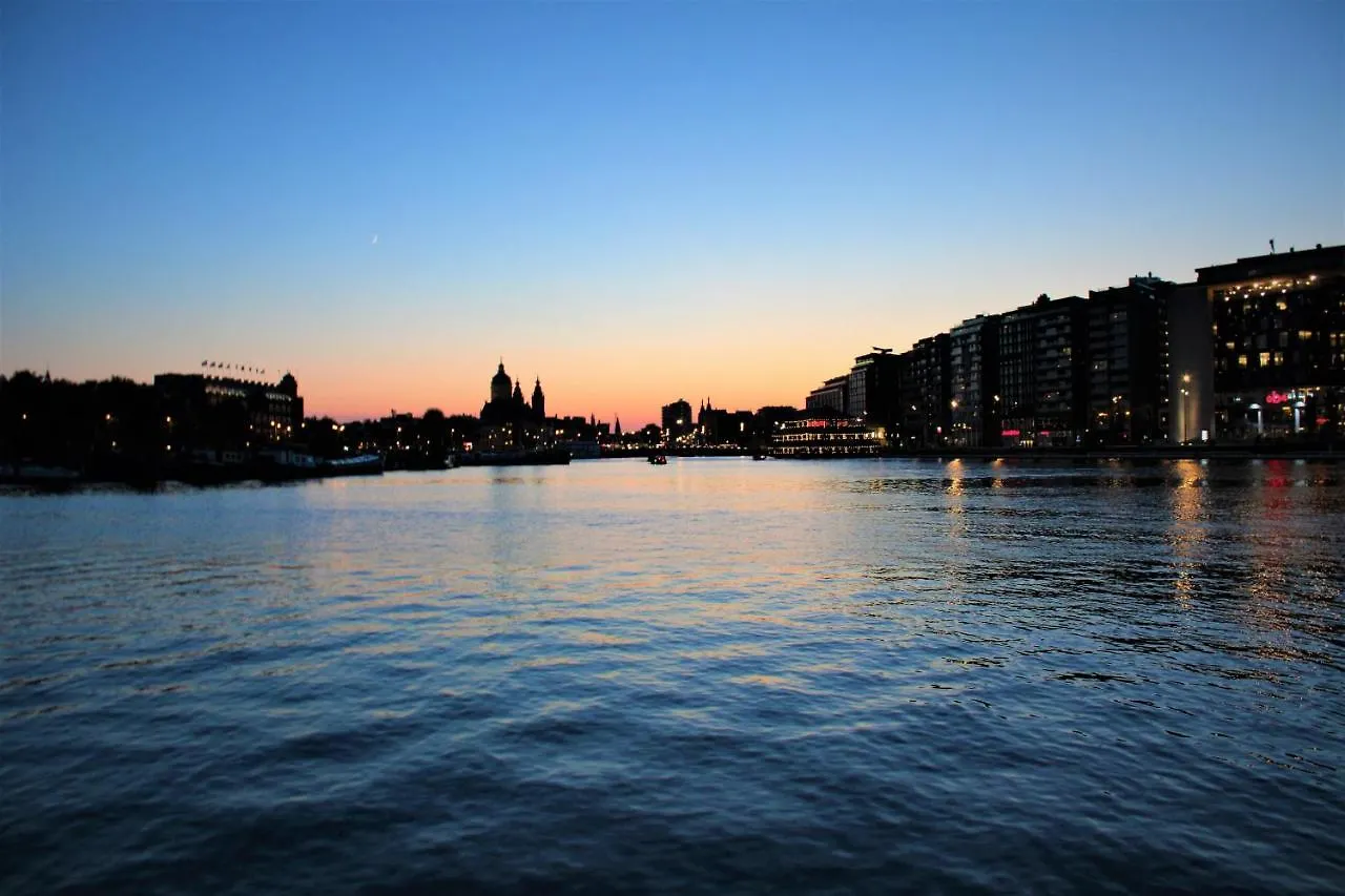 Vita Nova Amsterdam 2*,