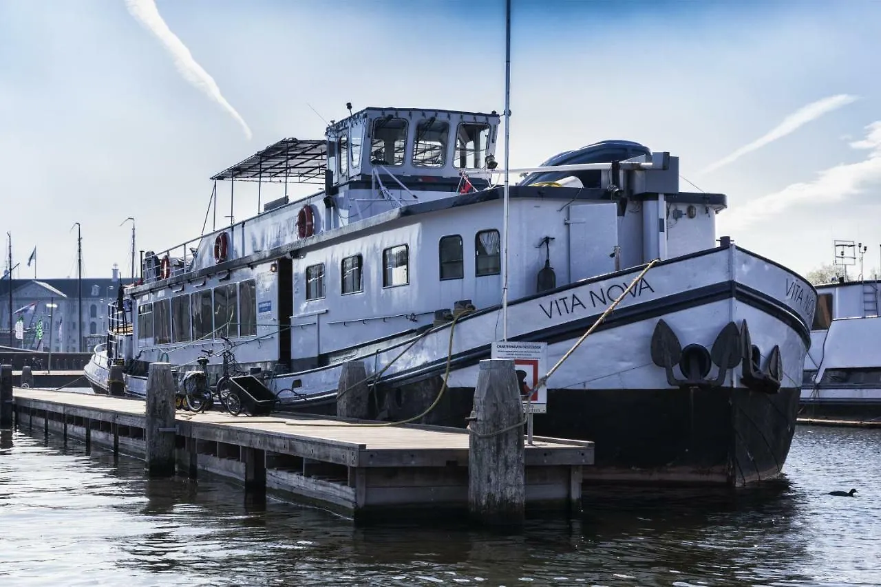 Vita Nova Amsterdam Botel